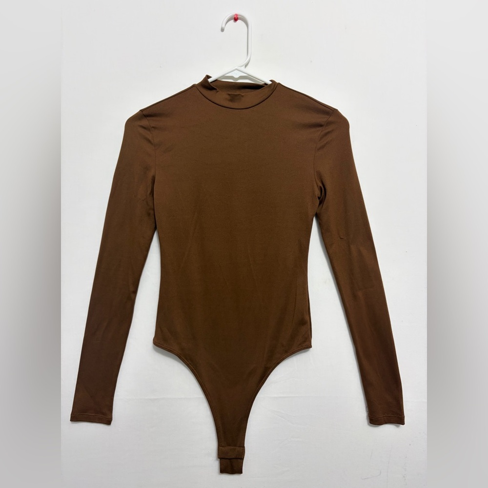 Popular 21 women’s Size S Brown Long Sleeve Mock Neck Bodysuit(A340)✨